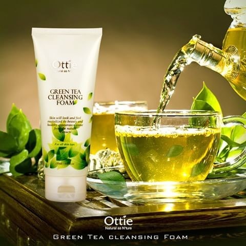 Пенка для умывания с зеленым чаем Green Tea Cleansing Foam от Ottie(150 мл)										 - фото2