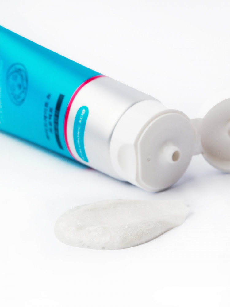 Очищающая пенка для сухой кожи с гиалуроновой кислотой CONSLY Hyaluronic Acid Cleansing Foam Hydrate&Protect - фото2