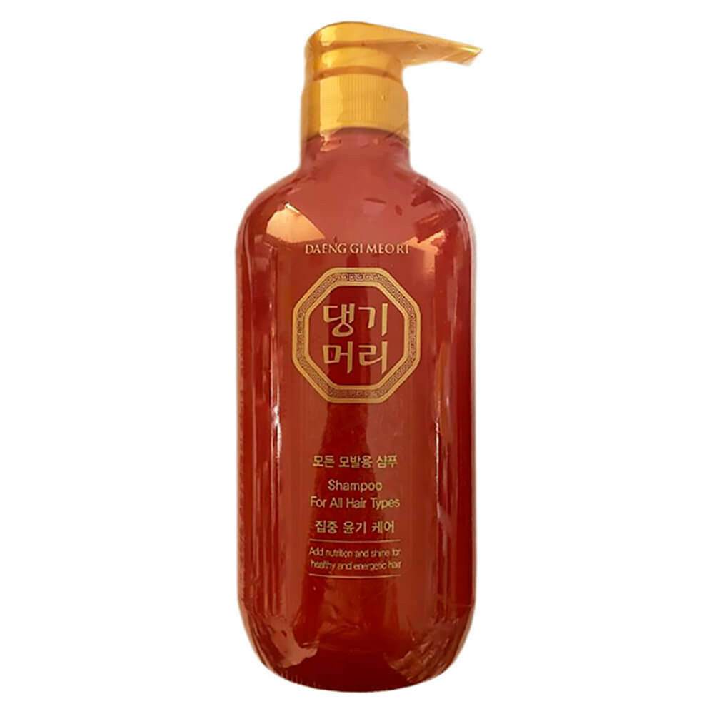 Травяной шампунь против выпадения волос и здорового сияния Daeng Gi Meo Ri Shampoo For All Hair Types 500 ml - фото